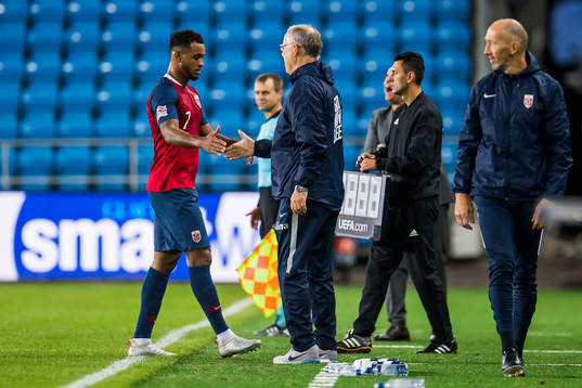 Joshua King of Norway and Lars Lagerbäck, head coach of