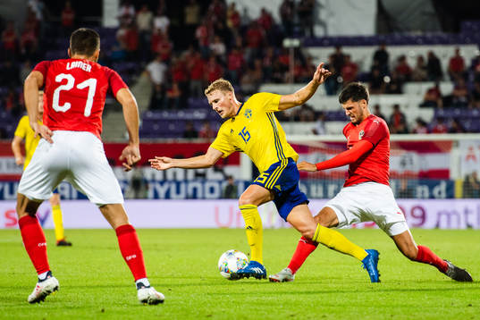 Oscar Hiljemark of Sweden and Alessandro Schoepf of Austria