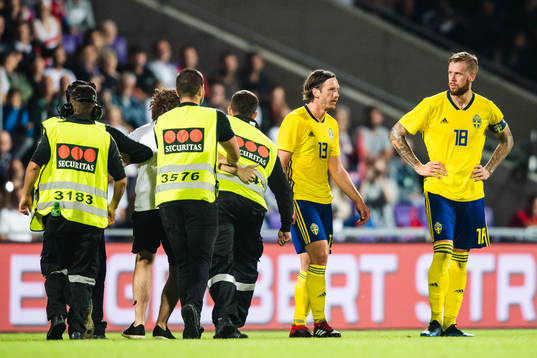 Gustav Svensson and Pontus Jansson of Sweden sees a pitch
