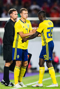 Viktor Claesson is substituted