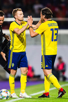 Sebastian Larsson is substituted