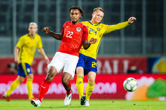 Valentino Lazaro of Austria and Sam Larssonof Sweden