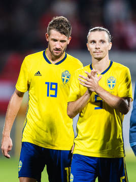 Marcus Rohdén and Niklas Hult of Sweden looks dejected