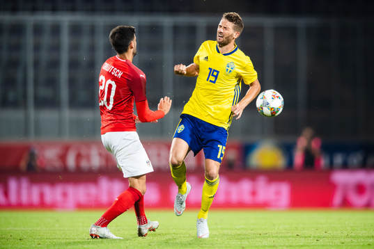 Florian Grillitsch of Austria and Marcus Rohdén of Sweden