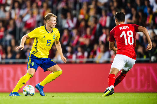 Oscar Hiljemark of Sweden and Alessandro Schoepf of Austria