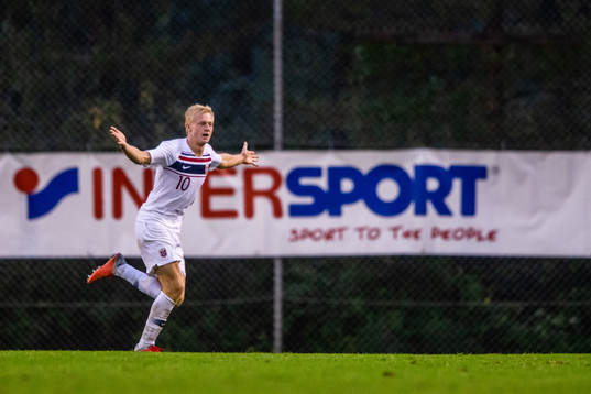 Norges Oscar Aga jublar