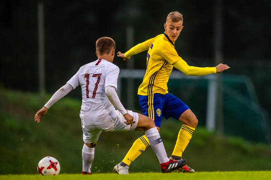 Norges Mathias Ullereng Kjølø och Sveriges Amel Mujanic