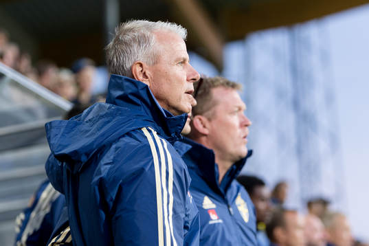 Sveriges förbundskapten Roland Nilsson före