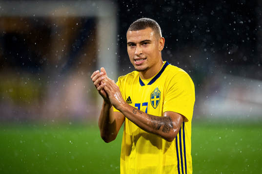 Sveriges Jordan Larsson tackar publiken
