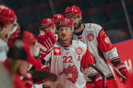 Vladimir Dravecky of Ocelari Trinec celebrates with his