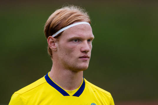 Sveriges Nils Fröling före P18-landskampen i fotboll