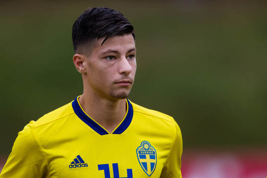 Sveriges Kevin Yakob före P18-landskampen i fotboll mellan