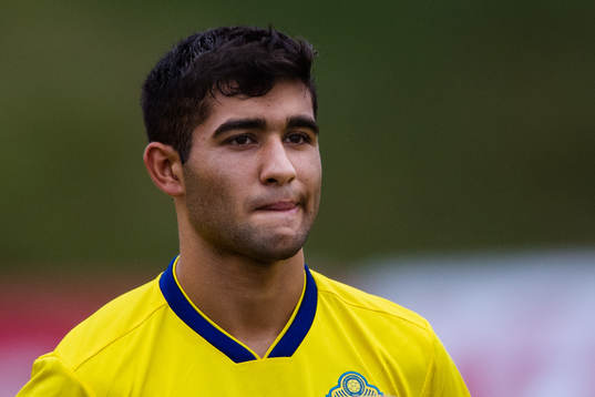 Sveriges Eduart Iljazi före P18-landskampen i fotboll