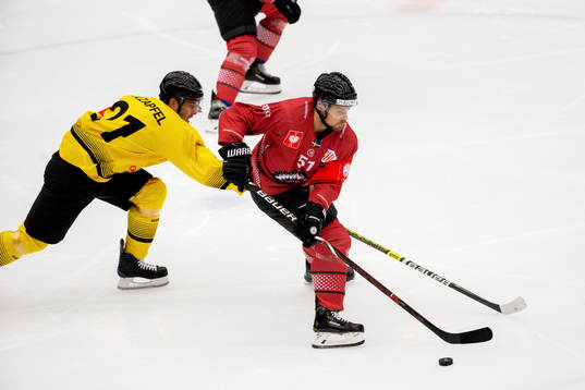 Riley Holzapfel of Vienna and Mats Rosseli Olsen of