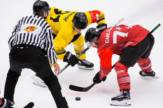Taylor Vause of Vienna and Patrik Carlsson of Frölunda in