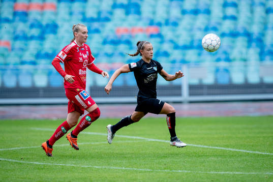 Göteborgs Julia Zigiotti Olme mot Linköpings Maja Ring