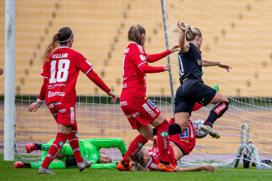 Göteborgs Elin Rubensson gör 1-0