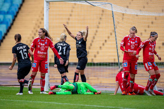 Göteborgs Elin Rubensson har gjort 1-0