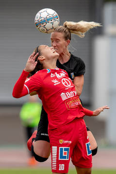 Göteborgs Julia Roddar mot Linköpings Emma Lennartsson