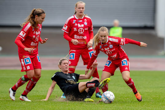 Göteborgs Olivia Schough mot Linköpings Emma Lennartsson,