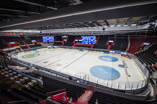 Interiör av Scaniarinken innan träningsmatchen i ishockey