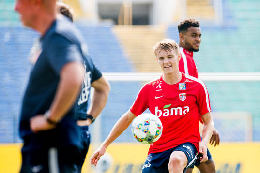 Martin Ødegaard and Joshua King of Norway
