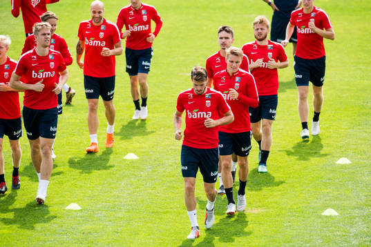 Kristoffer Ajer, Stefan Johansen (partly hidden), Tore