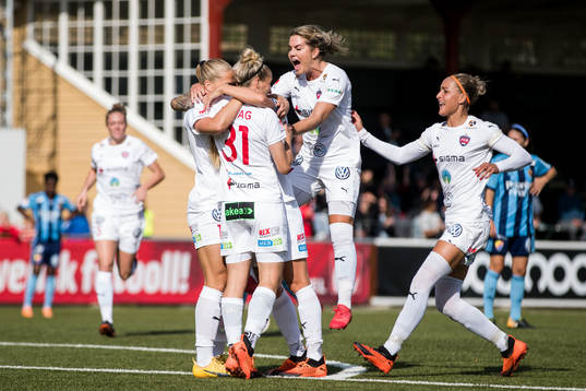 Rosengårds spelare jublar
