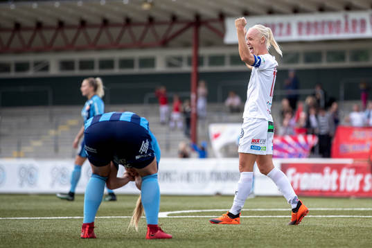 Rosengårds Caroline Seger jublar