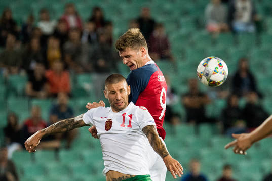 Ivan Bandalovski of Bulgaria and Alexander Sørloth of