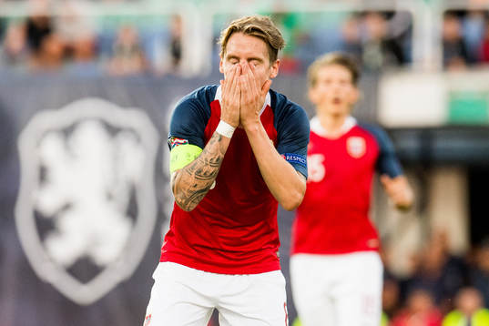Stefan Johansen of Norway reacts