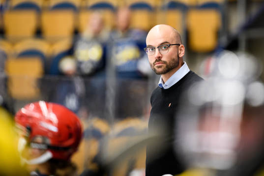 Modos tränare Björn Edlund