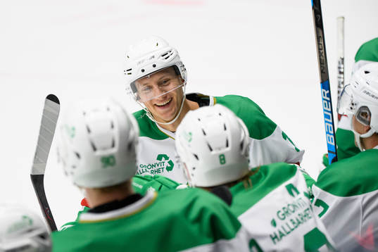 Rögles Daniel Bertov är glad