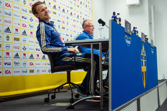 Albin Ekdal and head coach Janne Andersson of the Swedish
