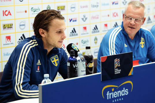 Albin Ekdal and head coach Janne Andersson of the Swedish