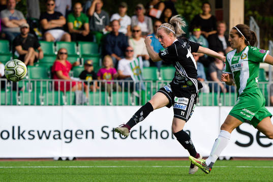 Piteås Cecilia Edlund gör 0-1