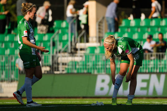 Hammarbys Olga Ekblom och Alexandra Lindberg deppar