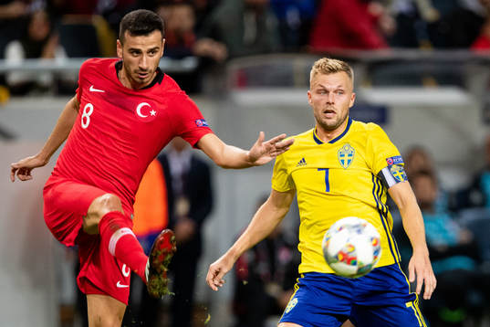 Oguzhan Özyakup of Turkey and Sebastian Larsson of Sweden