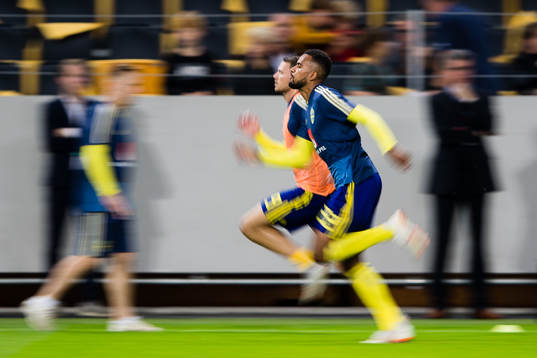 Isaac Kiese Thelin of Sweden prior the Nations League match
