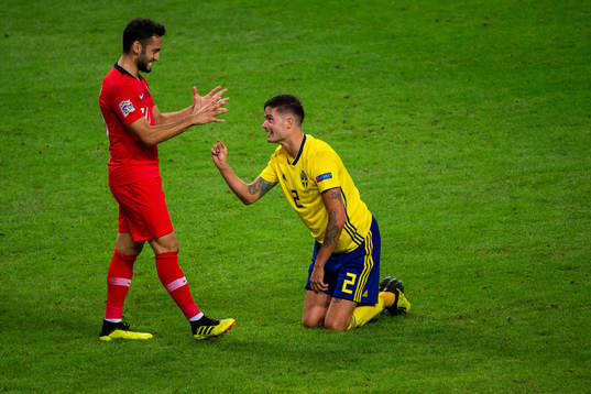 Emre Akbaba of Turkey and Mikael Lustig of Sweden