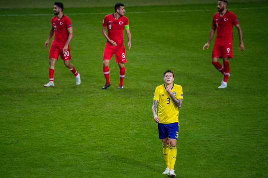 Victor Nilsson Lindelöf of Sweden looks dejected