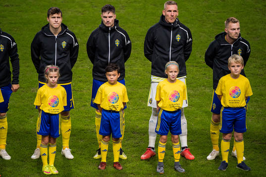 Victor Nilsson Lindelöf, Mikael Lustig, goalkeeper Robin