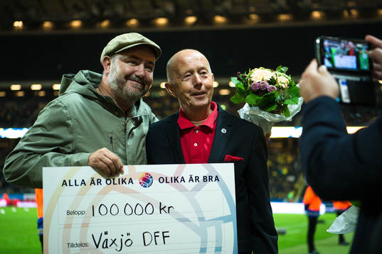 Represents from Swedish football club Växjö DFF receives