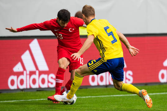 Turkiets Melih Okutan och Sveriges Joel Andersson