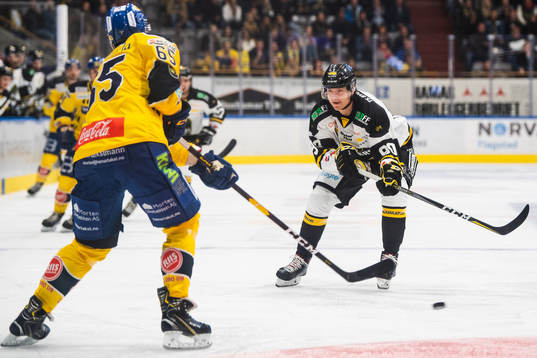 Jonas Djupvik Løvlie of Stavanger Oilers