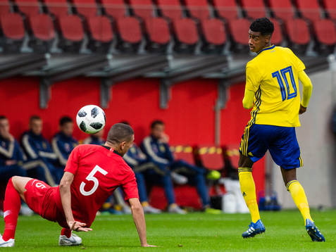 Turkiets Merih Demiral och Sveriges Alexander Isak