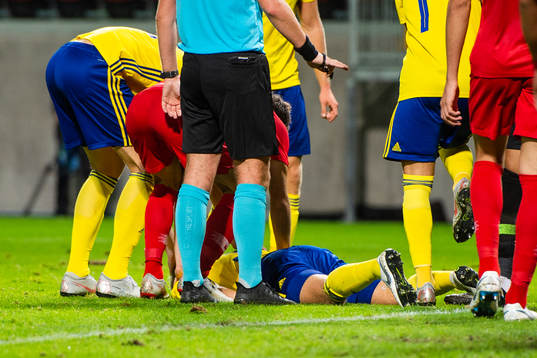 Sveriges Filip Dagerstål blir liggandes