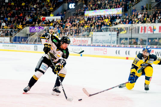 Stephan Joseph Vigier of Stavanger Oilers and Jimmy