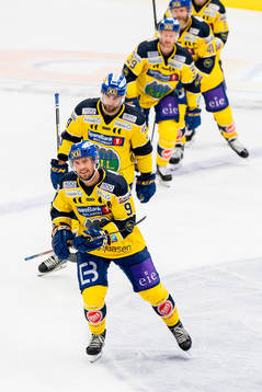 Mikael Zettergren of Storhamar celebrates