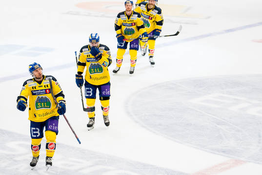 Mikael Zettergren of Storhamar celebrates